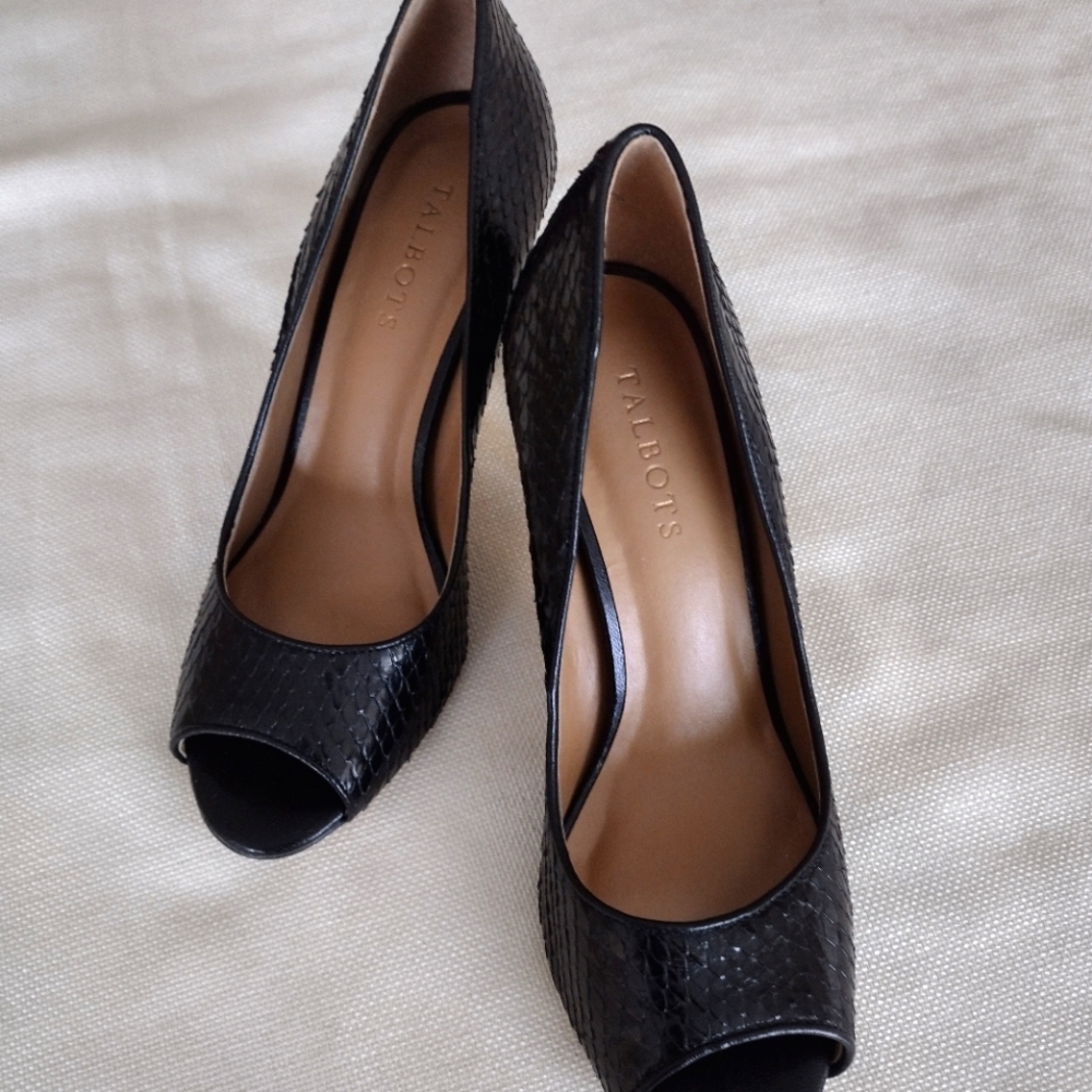 Talbots Brazilian Black Python Leather Stiletto Peek-a-boo Heels Sz 8 B/Medium
